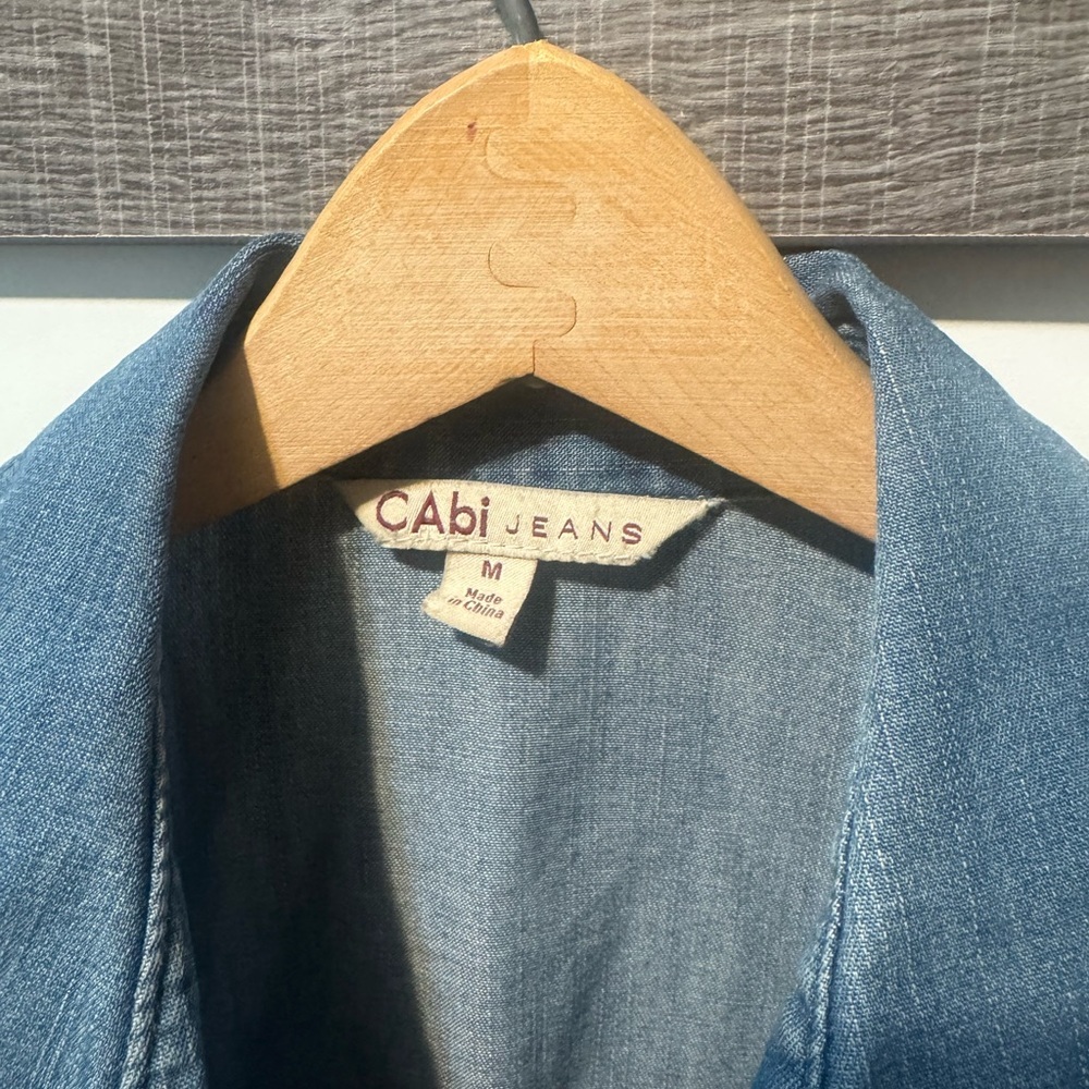 CAbi Jeans Blue Chambray Denim Shirt Long Sleeve Button Up Western Top Size M - Picture 2 of 4